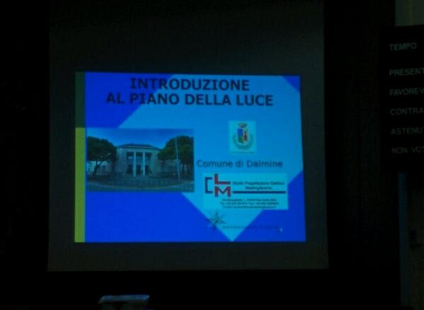 Slide introduttiva #opendalmine http://t.co/yL5GSnM9F3